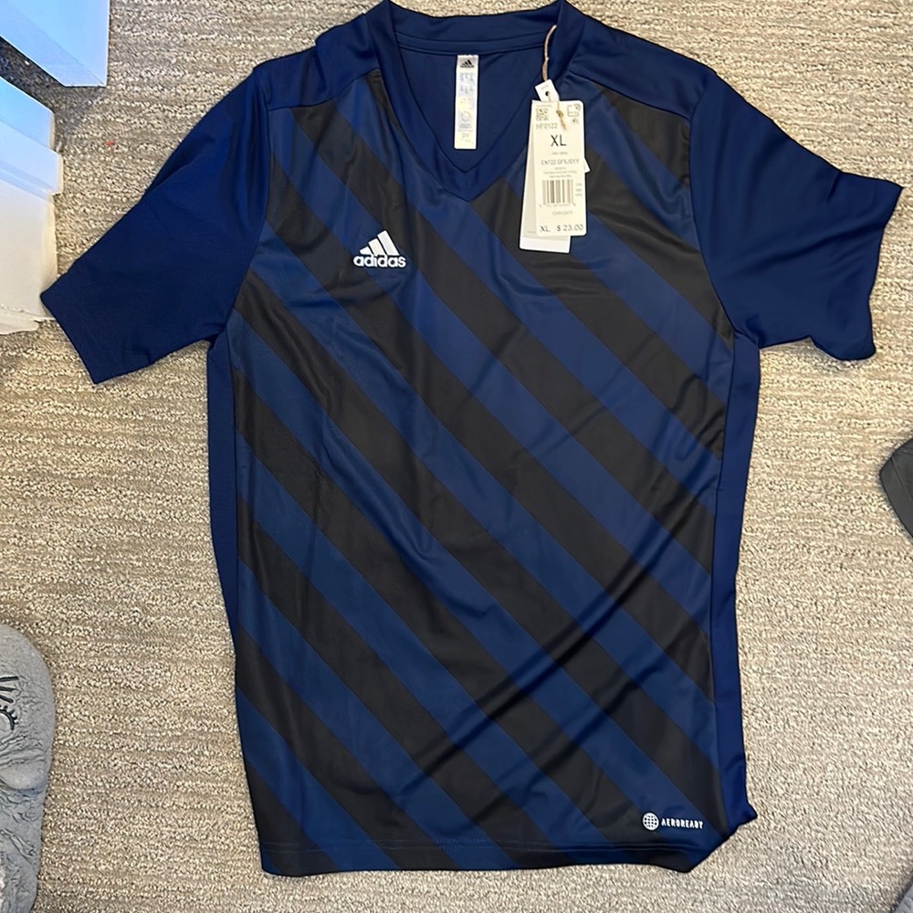 NWT V NECK XL KIDS SOCCER JERSEY